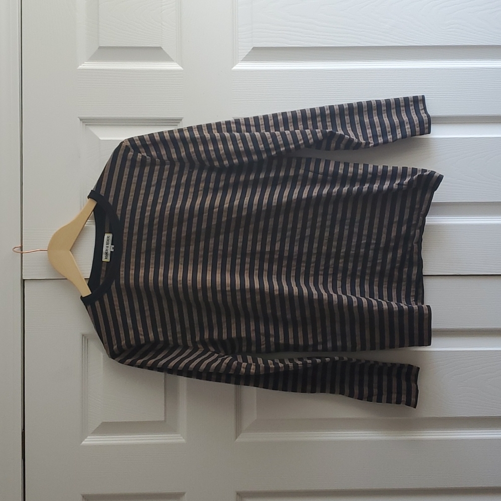 Navy and tan Roamers & Seekers long sleeve crew neck with textured stripe